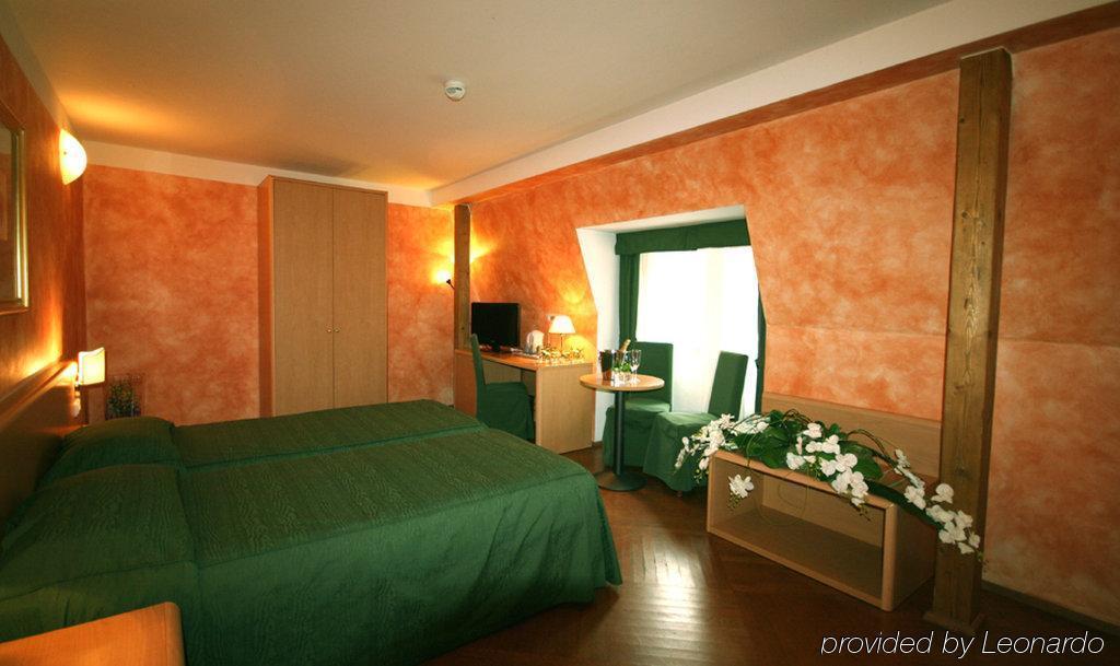 Hotel Roma Prague Room photo