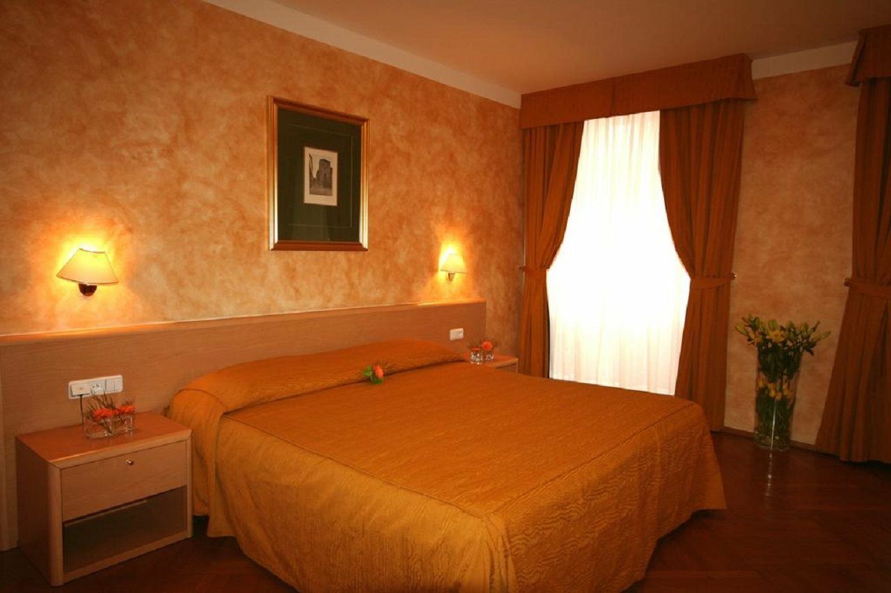 Hotel Roma Prague Room photo